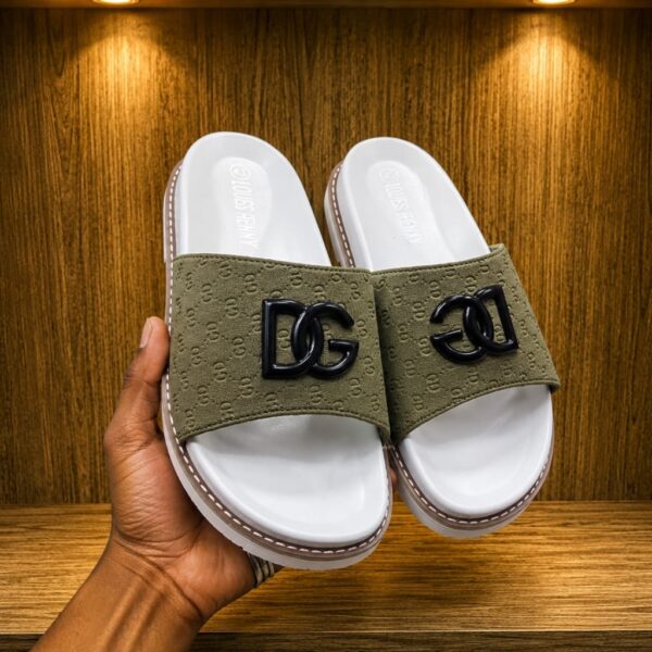 D & G Sandals